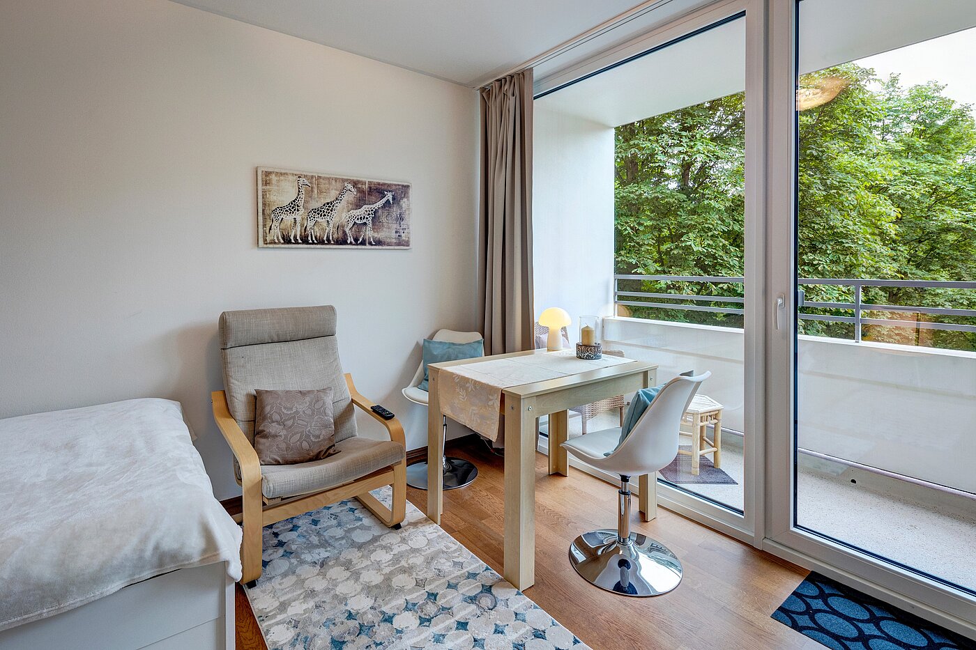 Appartement avec 1 pièce | München-Johanneskirchen | 2204ML7 | Blick zum Essplatz