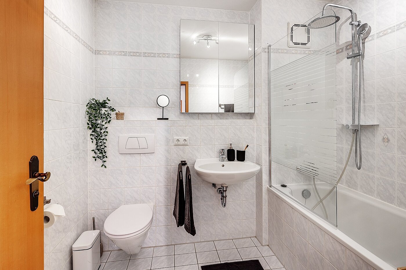 Appartement avec 3 pièces | München-Hasenbergl | 2105ML10 | Bad mit Wanne