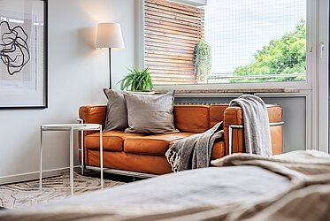 Neuhausen : Appartement meublé et attractif avec balcon - libre