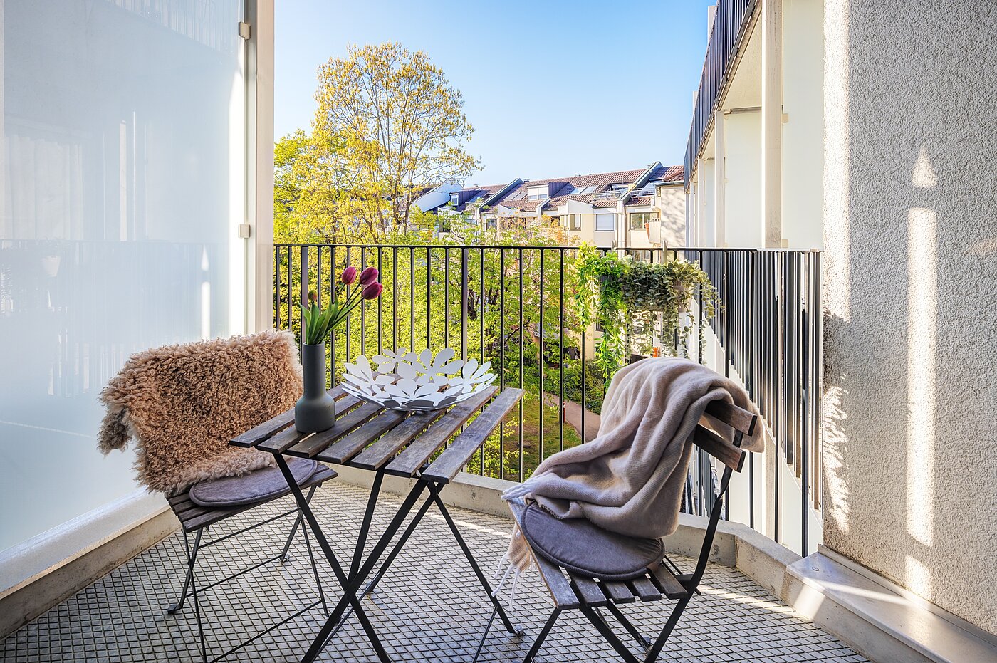 Apartment avec 1.5 pièces | München-Bogenhausen | 70378 | ...auf dem Balkon...