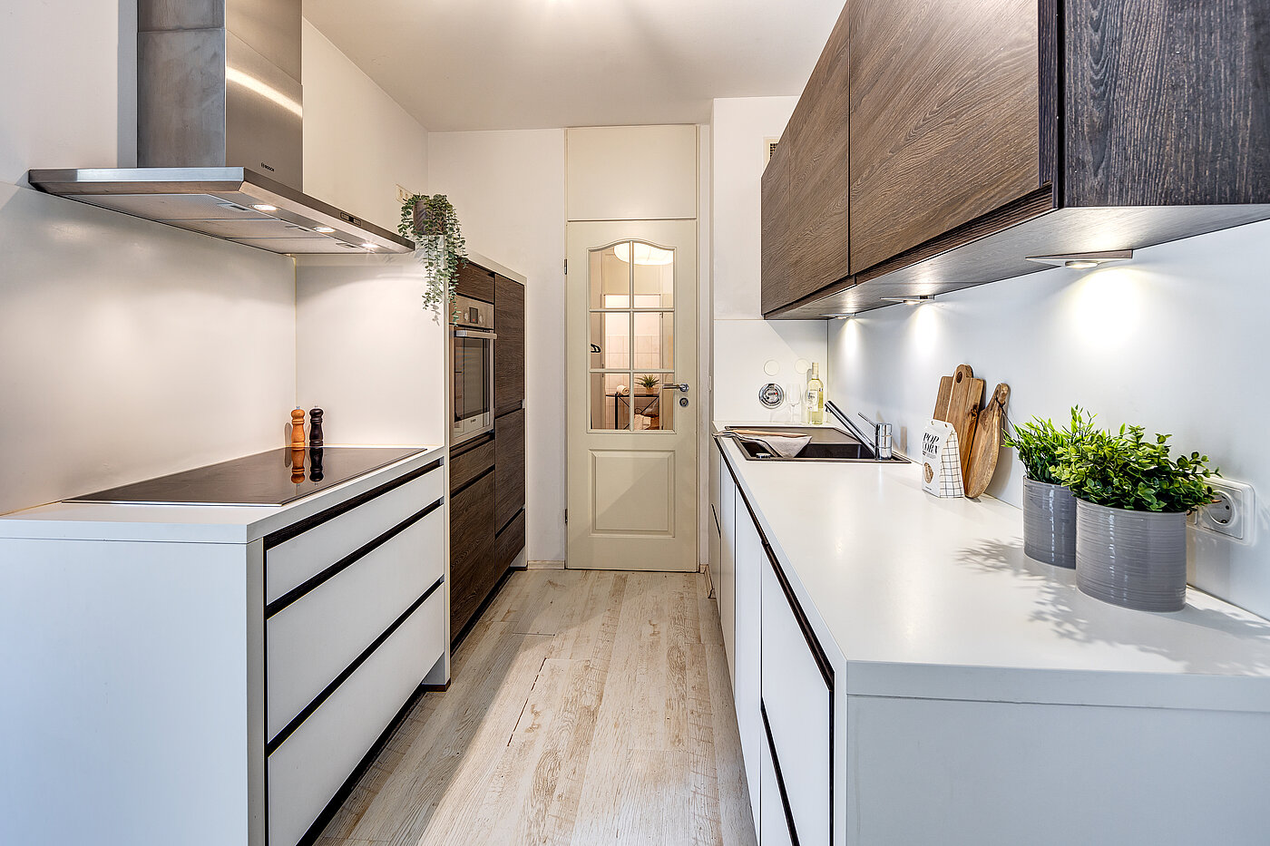 Appartement au rez-de-chaussée avec 2.5 pièces | 70018 | Einbauküche mit...
