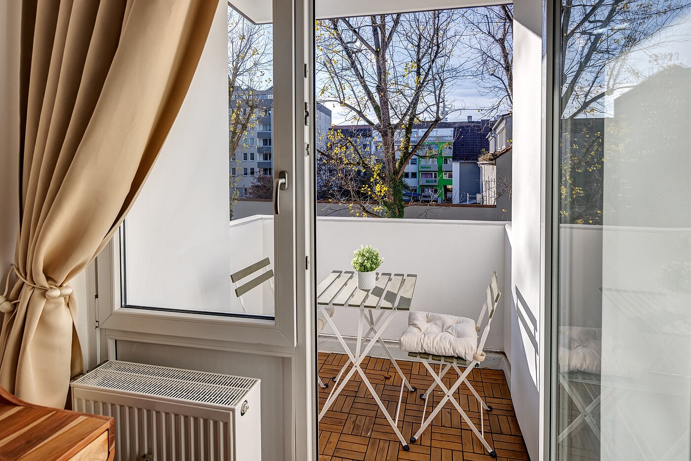 Apartment avec 1 pièce | München-Milbertshofen | 70183 | ...und Zugang zum Balkon