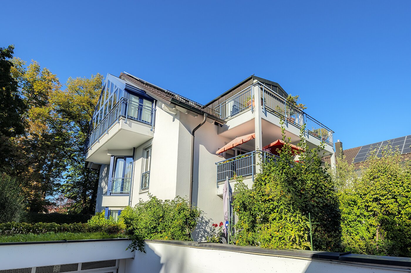 Appartement au dernier étage avec 3 pièces | 70501 | Blick von unten...
