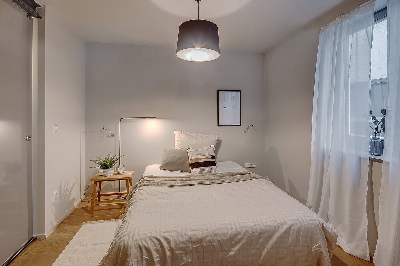 Rez-de-chaussée surélevé avec 2 pièces | München-Lehel | 2012ML1 | Gemütliches Schlafzimmer...