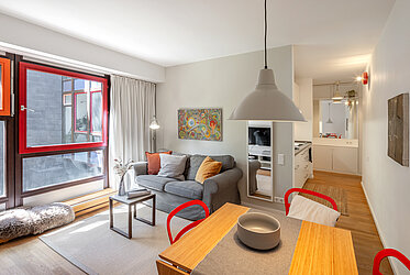 Solln : appartement 2 pièces dans une maison d'architecte classée monument historique - disponible -