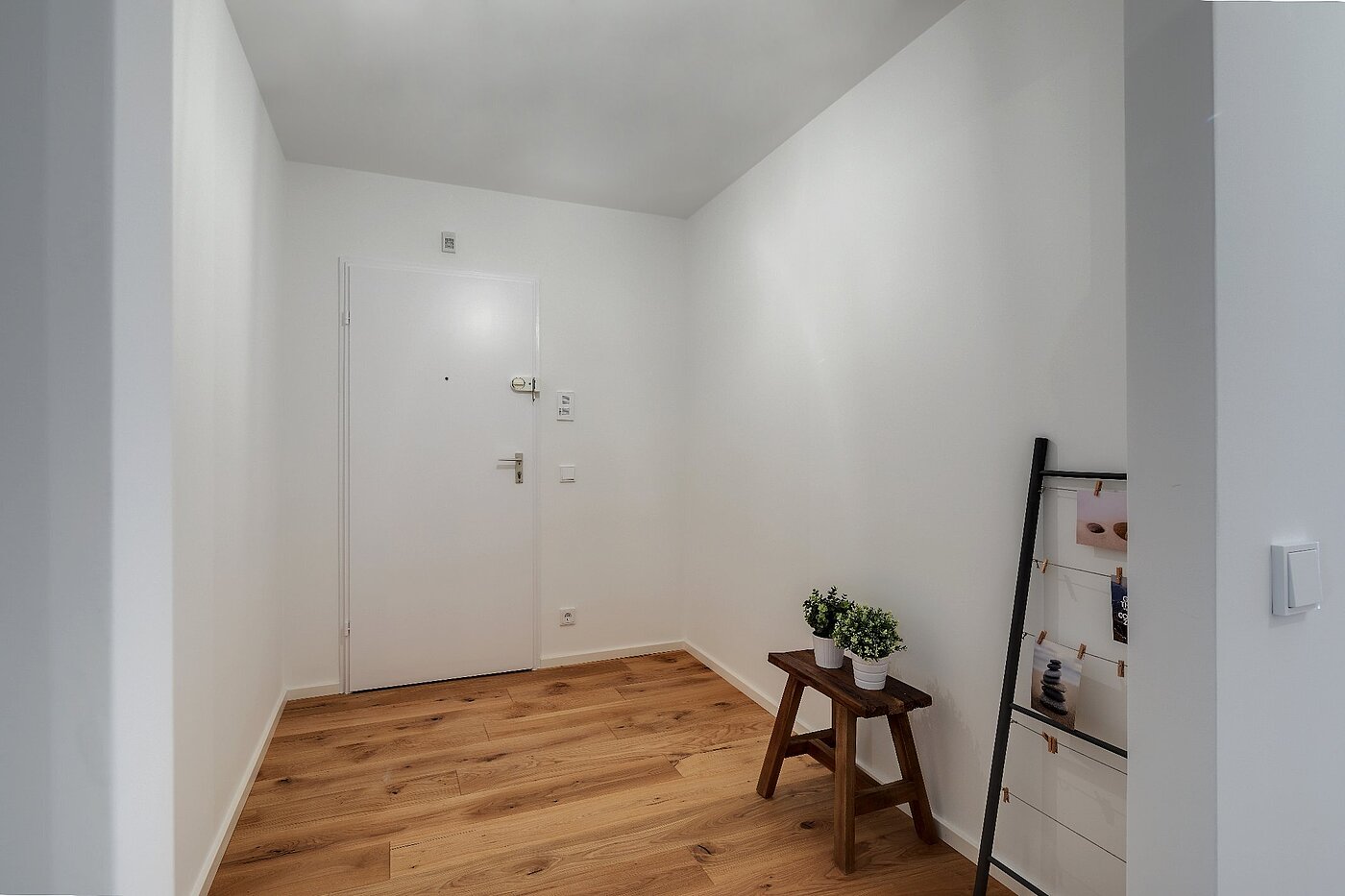Appartement avec 3 pièces | München-Neuhausen | 1803D7 | Dielenbereich