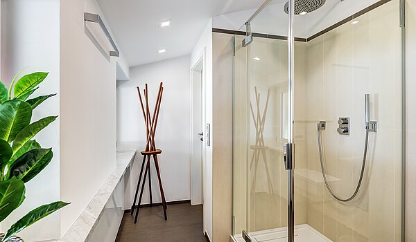 Maison d'angle mitoyenne avec 3 pièces | Kreuth | 70037 | Helles Badezimmer...