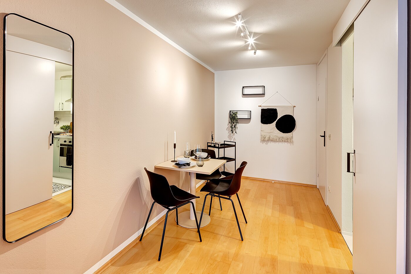 Appartement avec 1 pièce | München-Maxvorstadt | 70132 | Ansprechende Essecke