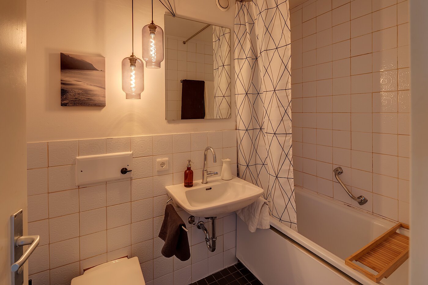 Appartement avec 1 pièce | München-Au | 2211ML1 | Badezimmer mit Wanne und...