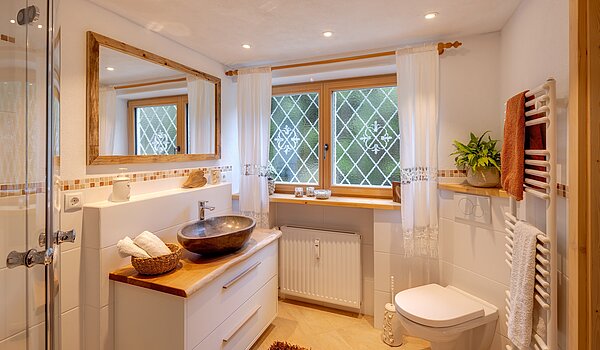 Appartement au rez-de-chaussée avec 2.5 pièces | Kreuth | 701351 | Bad