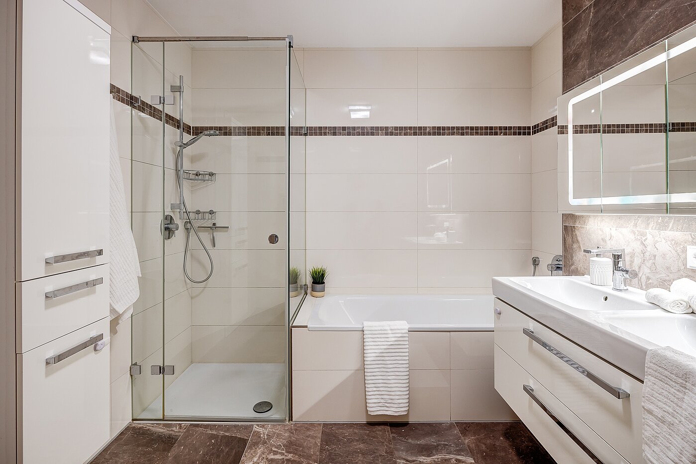 Appartement au rez-de-chaussée avec 3 pièces | Wolfratshausen | 2208ML1 | ...Dusche und Badewanne