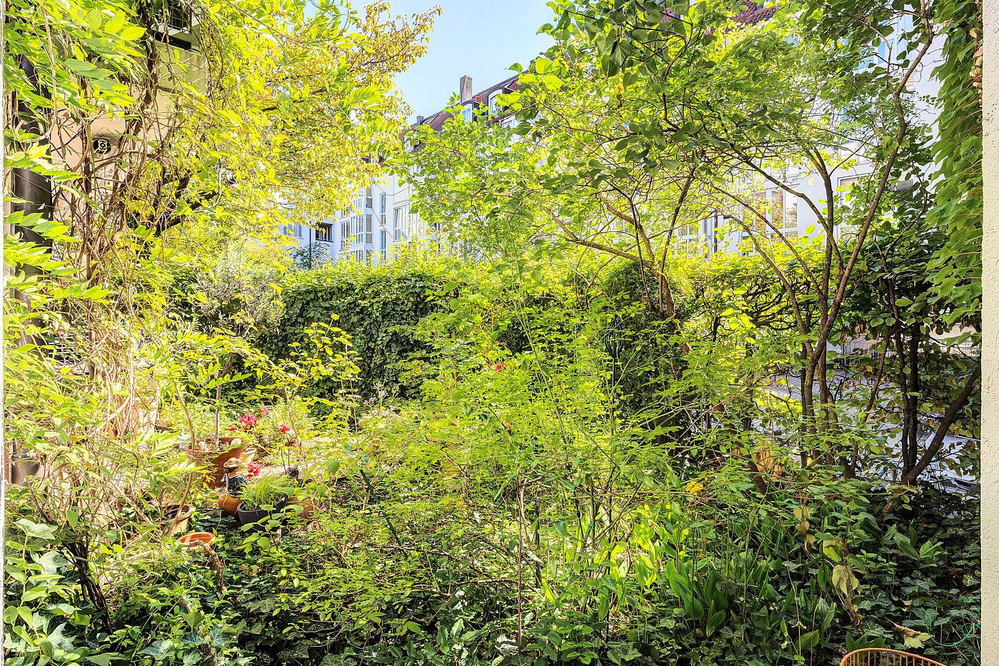 Appartement avec 1 pièce | München-Schwabing | 70249 | ...eingewachsenem Gärtchen