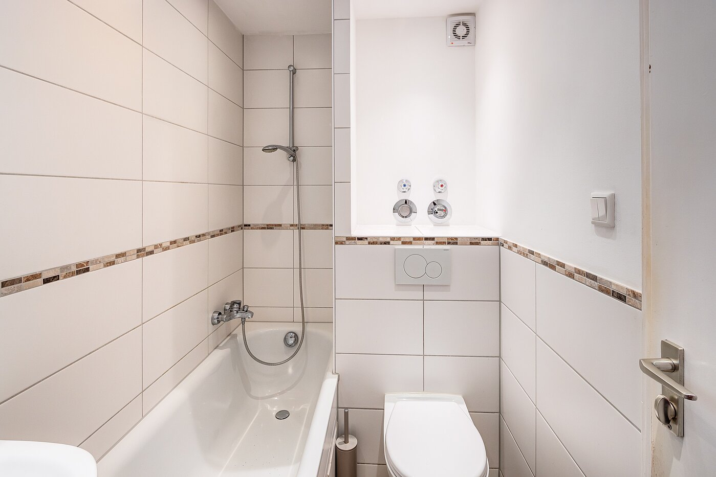Rez-de-chaussée surélevé avec 1 pièce | München-Obermenzing | 70282 | Badezimmer
