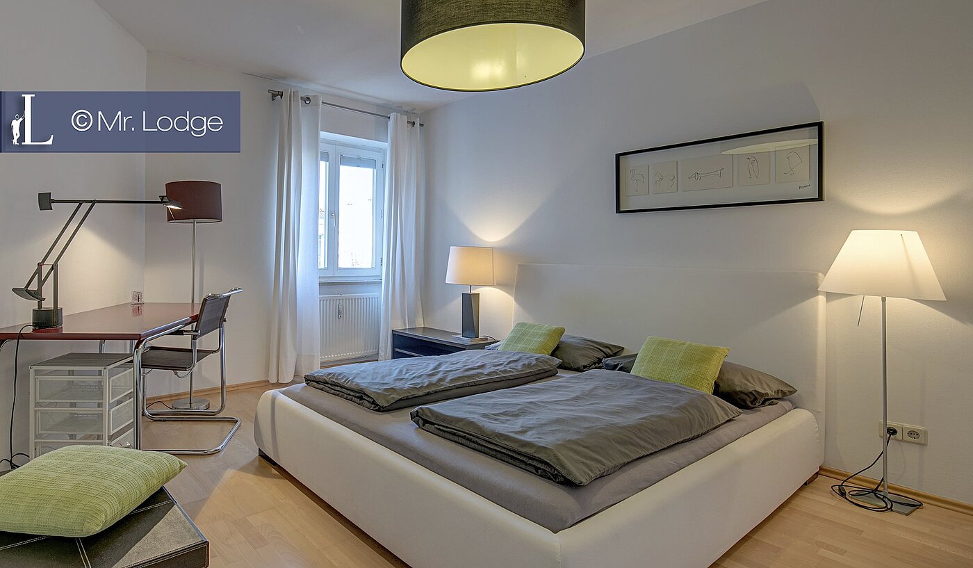 Appartement avec 2 pièces | München-Lehel | 1605ML6 | Schlafzimmer mit Arbeitsplatz