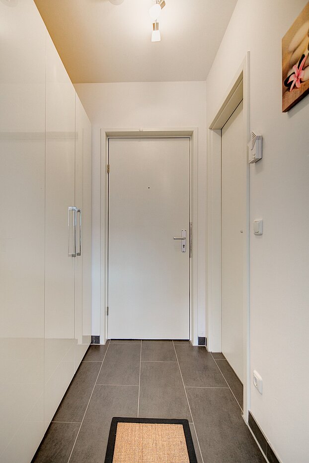 Appartement avec 1 pièce | München-Berg am Laim | 70064 | Flur mit Garderobenschrank