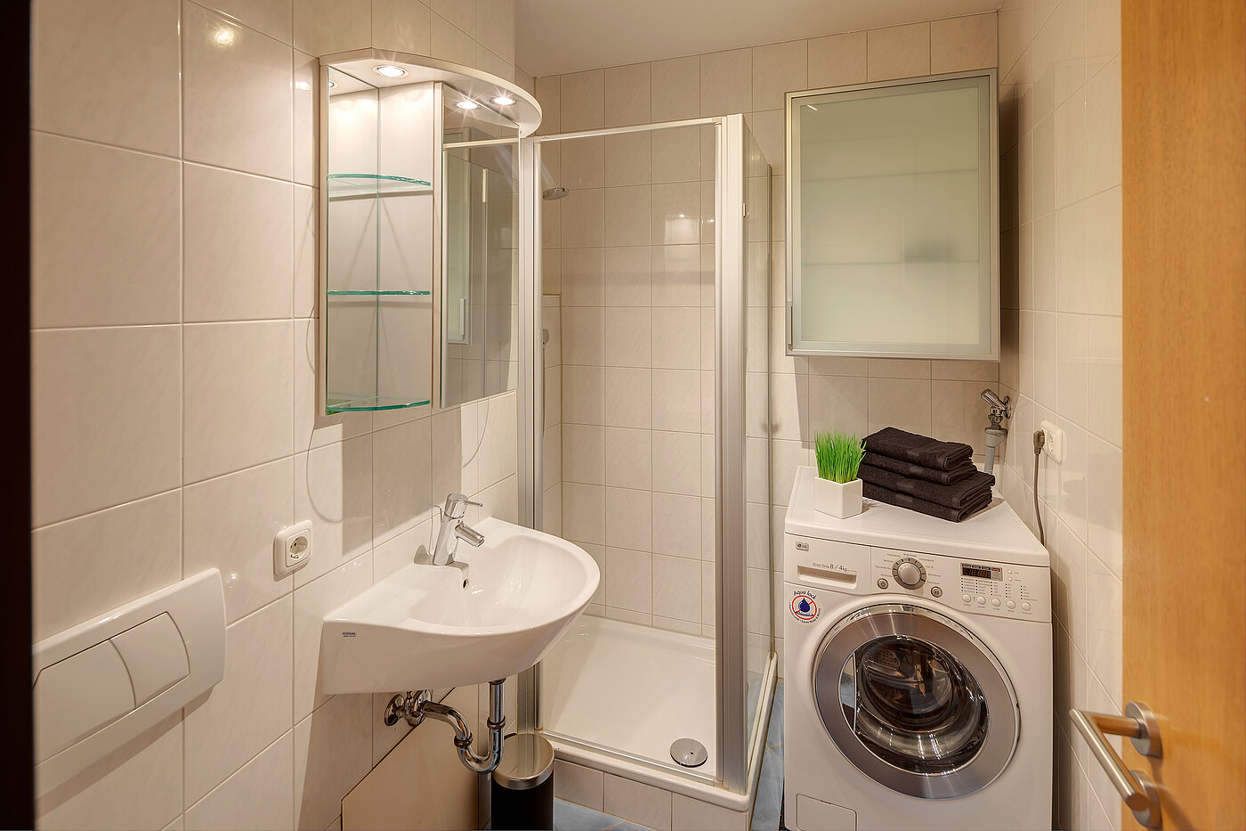 Appartement au rez-de-chaussée avec 2 pièces | München-Feldmoching | 70424 | Duschbad