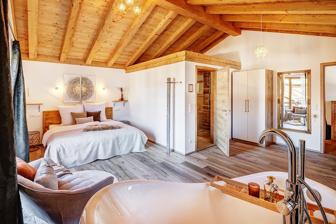 Appartement avec 6 pièces | 70095 | ....mit großem Schlafbereich...