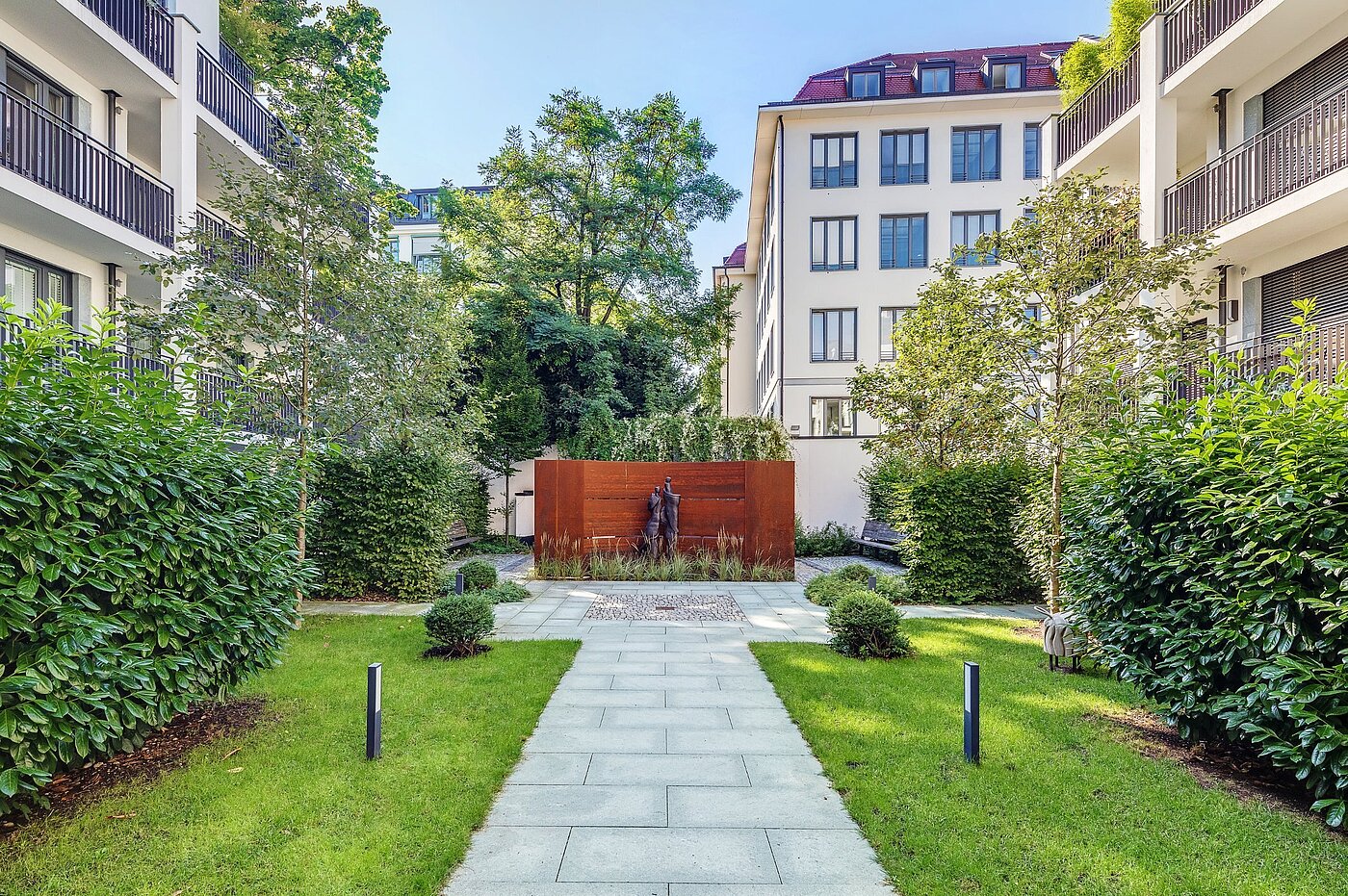 Appartement au rez-de-chaussée avec 1 pièce | München-Schwabing | 1908ML2 | Bronzestatue