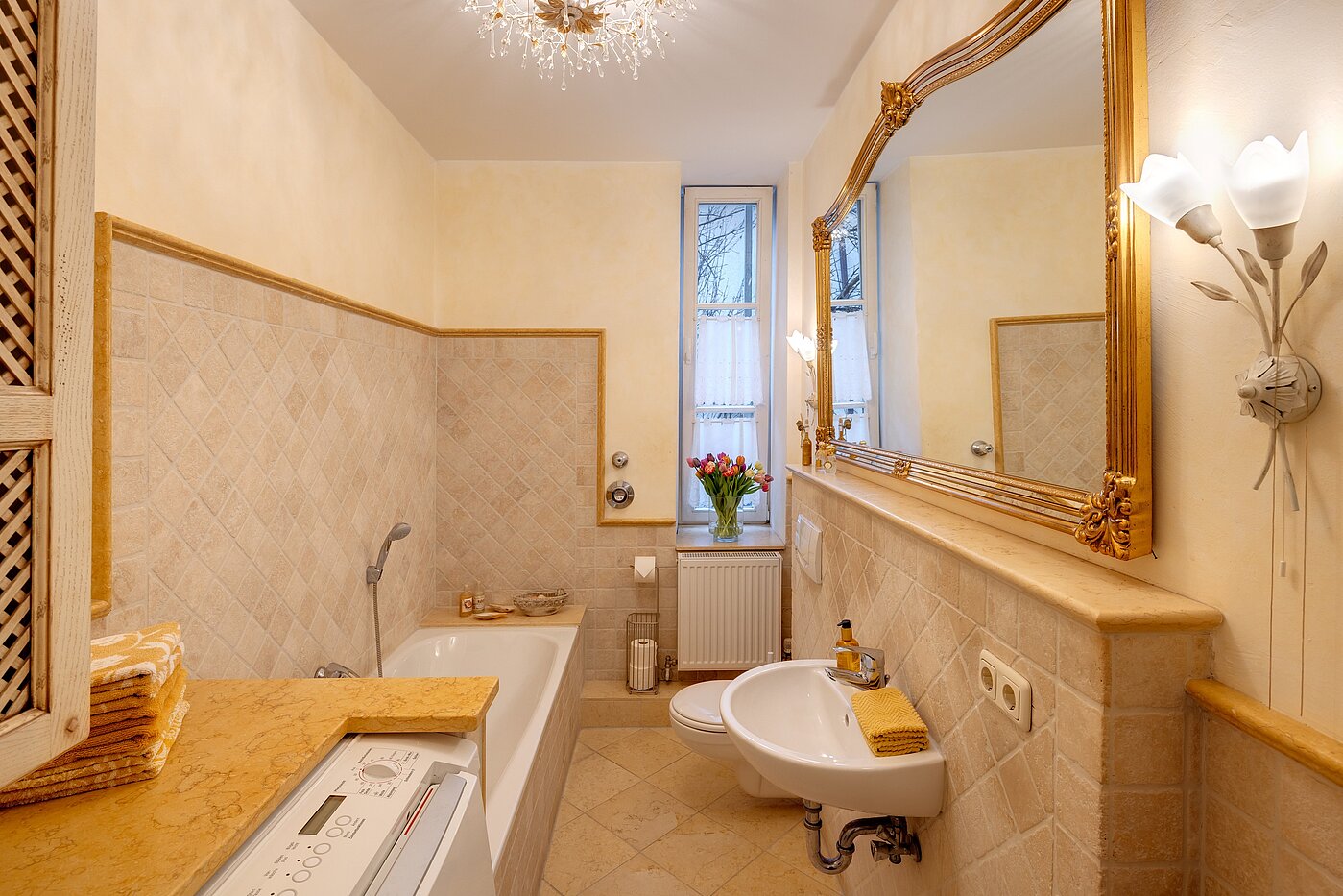 Appartement avec 5 pièces | München-Altstadt | 700121 | Tageslichtbad mit Badewanne