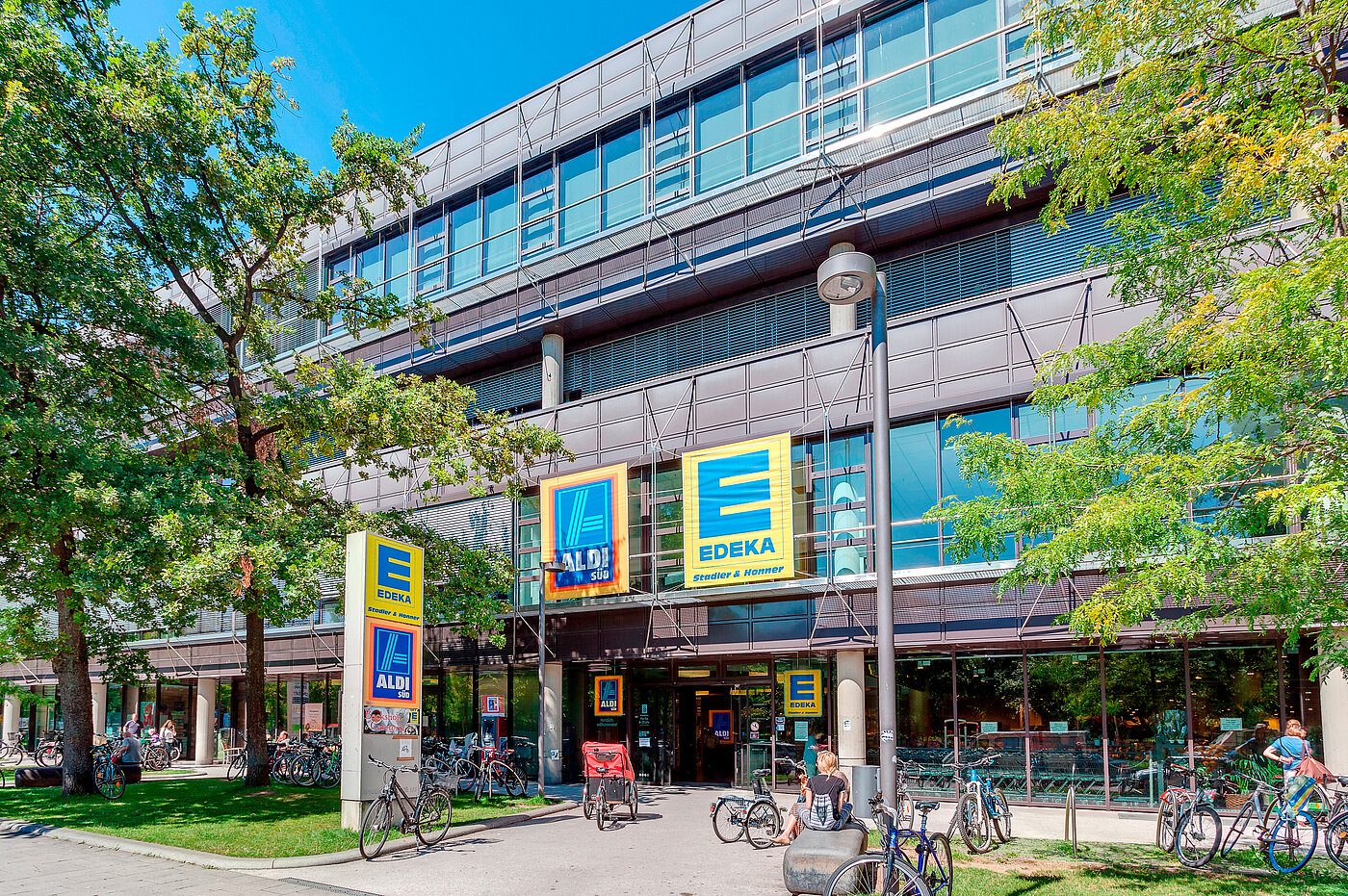 Appartement avec 2 pièces | München-Schwabing | 70153 | ...zahlreichen Einkaufsmöglichkeiten