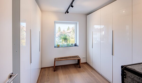 Maison d'angle mitoyenne avec 6 pièces | München-Trudering | 70191 | Ankleidezimmer