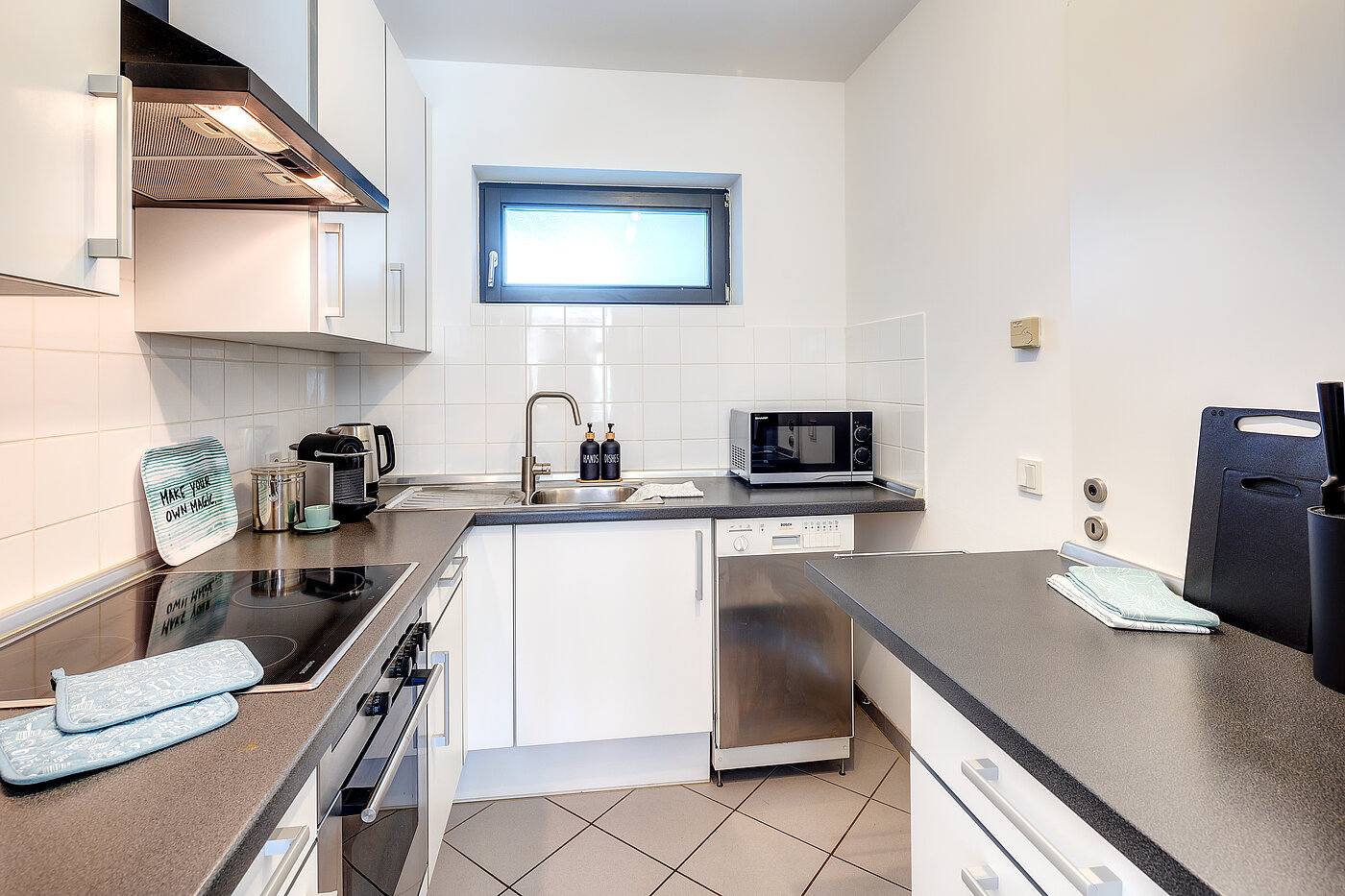 Appartement avec 2 pièces | Haar | 70426 | ...Küche mit Einbauten...