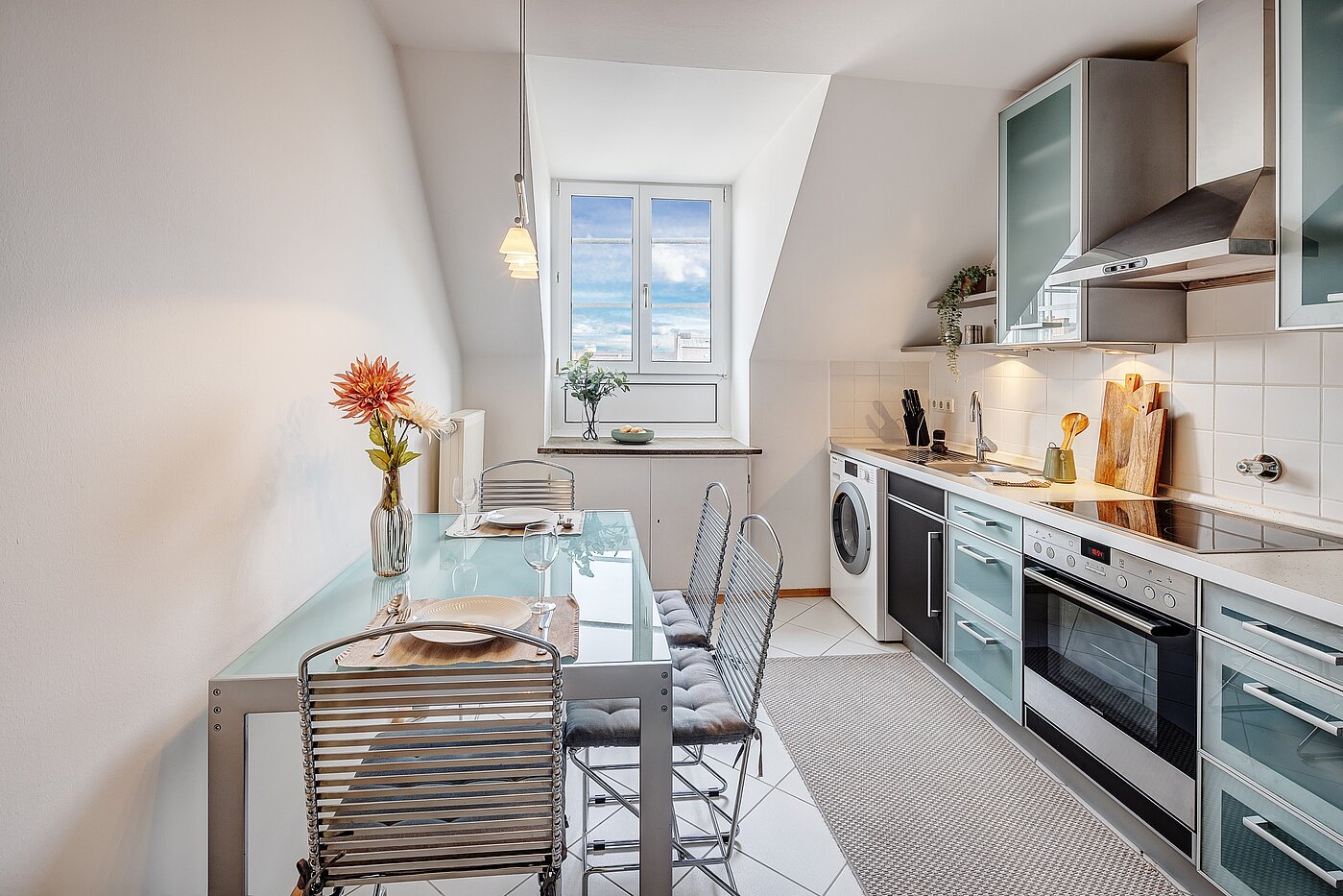 Appartement au dernier étage avec 2 pièces | München-Au | 2209ML3 | Große Küche mit Fenster