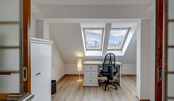 Appartement au dernier étage avec 4.5 pièces | München-Ludwigsvorstadt | 70461 | Wohnen / Essen