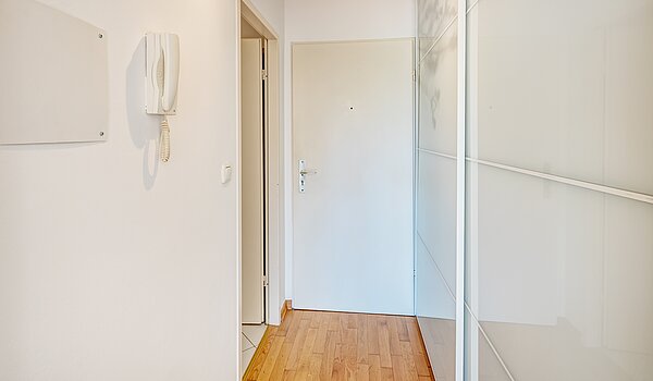 Apartment avec 2 pièces | München-Feldmoching | 70466 | Flur Richtung Eingang