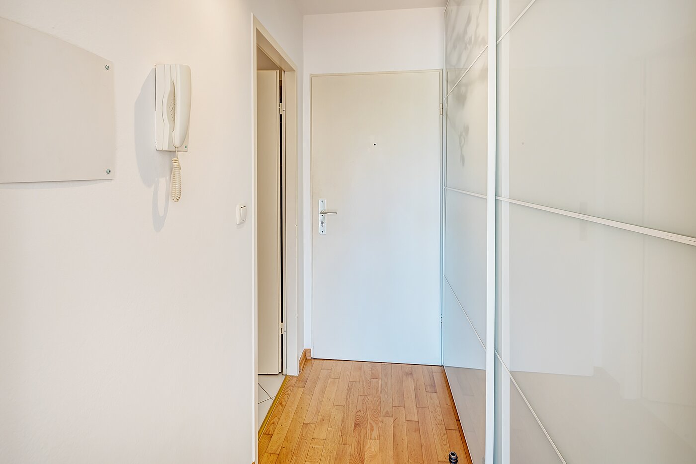 Apartment avec 2 pièces | München-Feldmoching | 70466 | Flur Richtung Eingang