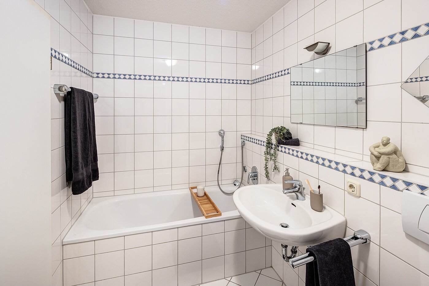Appartement en duplex avec 3.5 pièces | München-Trudering | 70238 | Bad mit Badewanne...