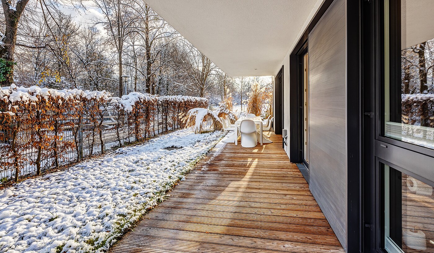 Appartement au rez-de-chaussée avec 3 pièces | 70309 | Umlaufende Terrasse im Winter...