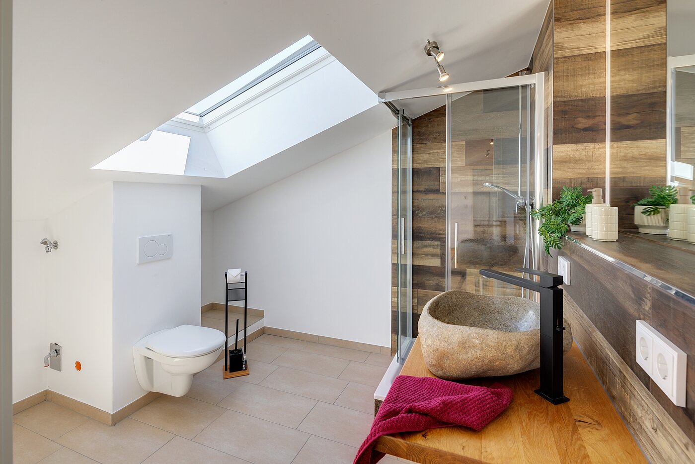 Propriété particulière avec 9 pièces | 70406 | Gästebad Dachgeschoss