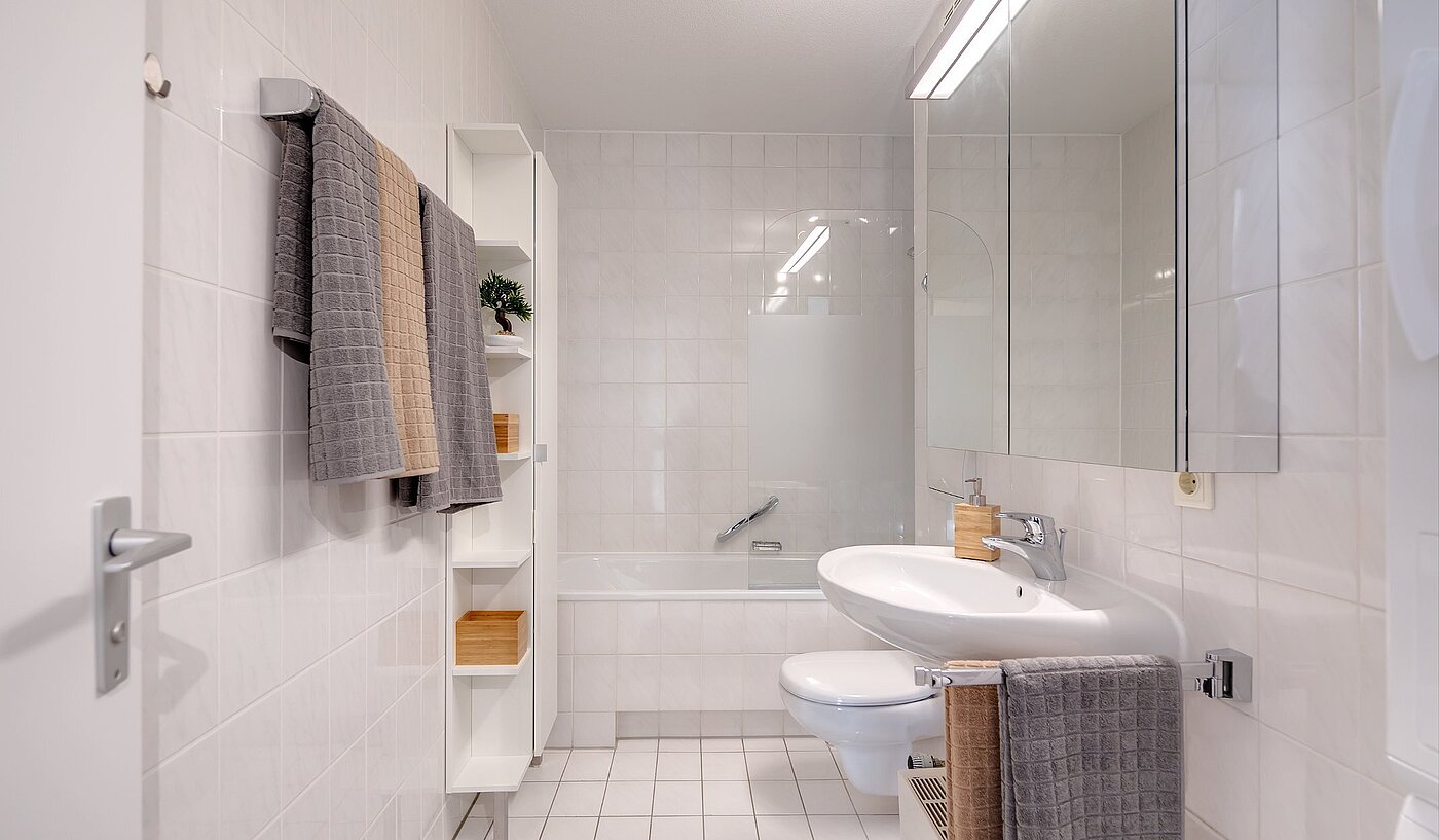 Appartement avec 2 pièces | München-Oberföhring | 2007ML8 | Bad mit