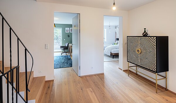 Maison d'angle mitoyenne avec 6 pièces | München-Trudering | 70191 | Diele im Obergeschoss