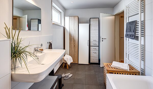 Maison d'angle mitoyenne avec 6 pièces | Germering | 70033 | ...und Fenster