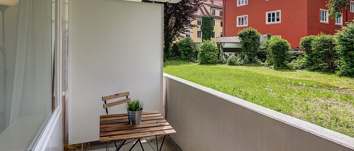 studio München Schwabing-Nord (zw. Leopoldstraße & Englischen Garten) 01 balcon 10010