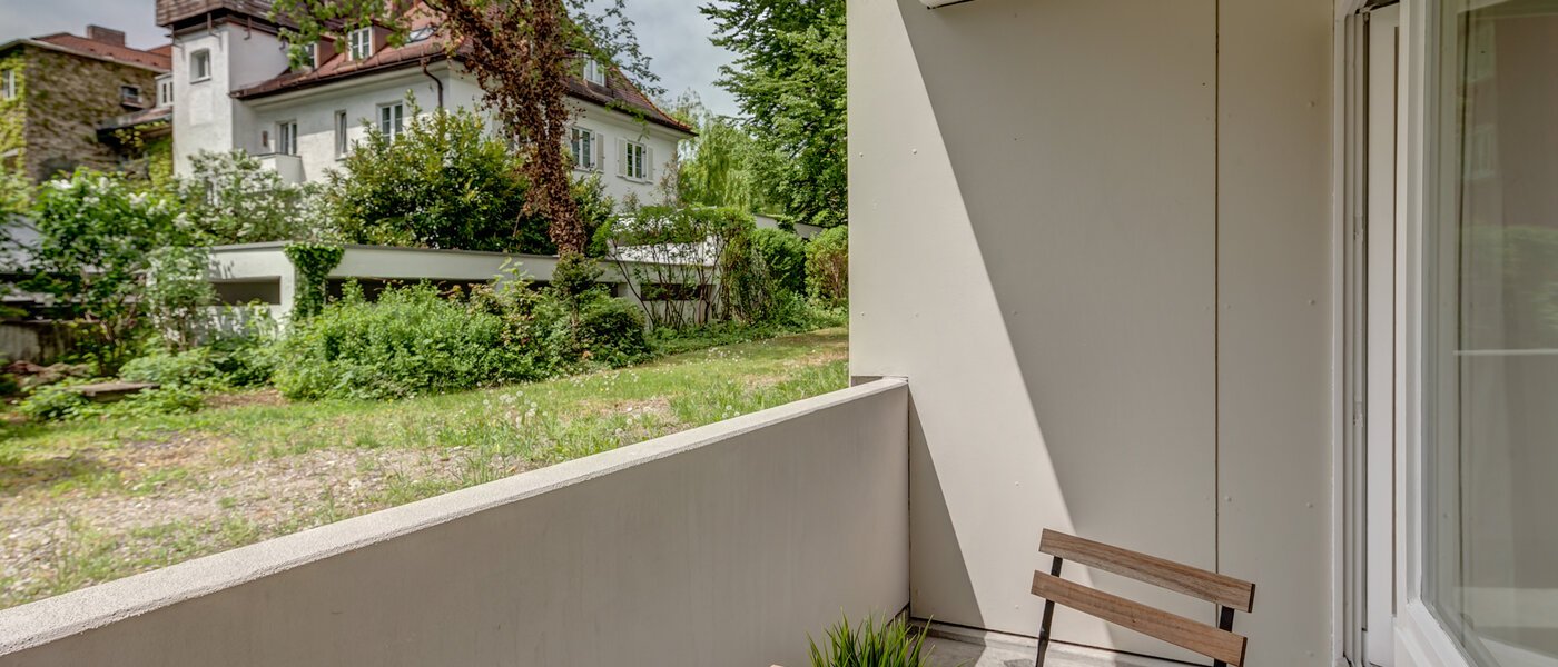 studio München Schwabing-Nord (zw. Leopoldstraße & Englischen Garten) 02 balcon 10010