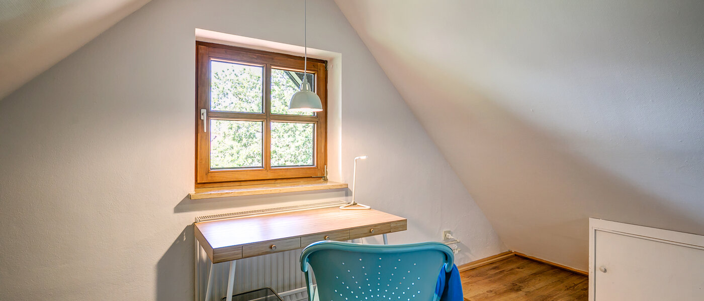 appartement sous les toits München Obermenzing 01 bureau 10079