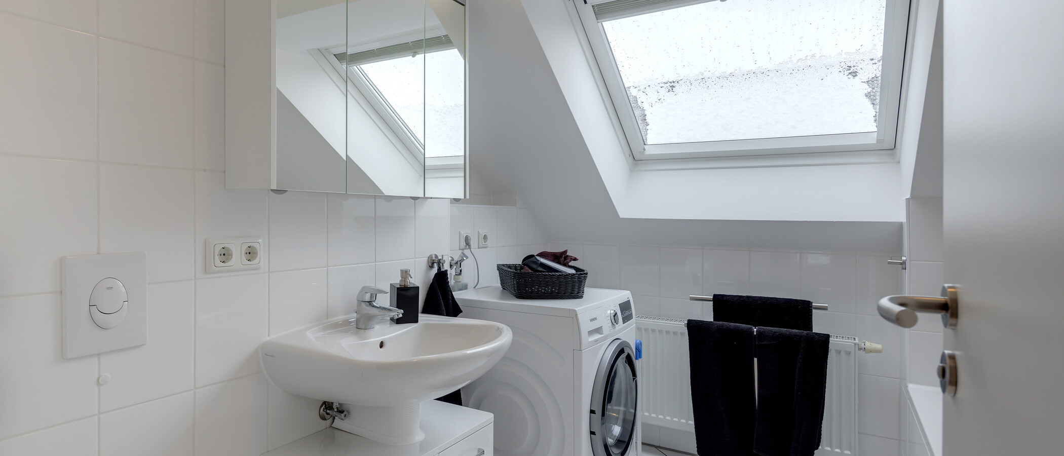 appartement sous les toits München Trudering 01 salle de bain 10283