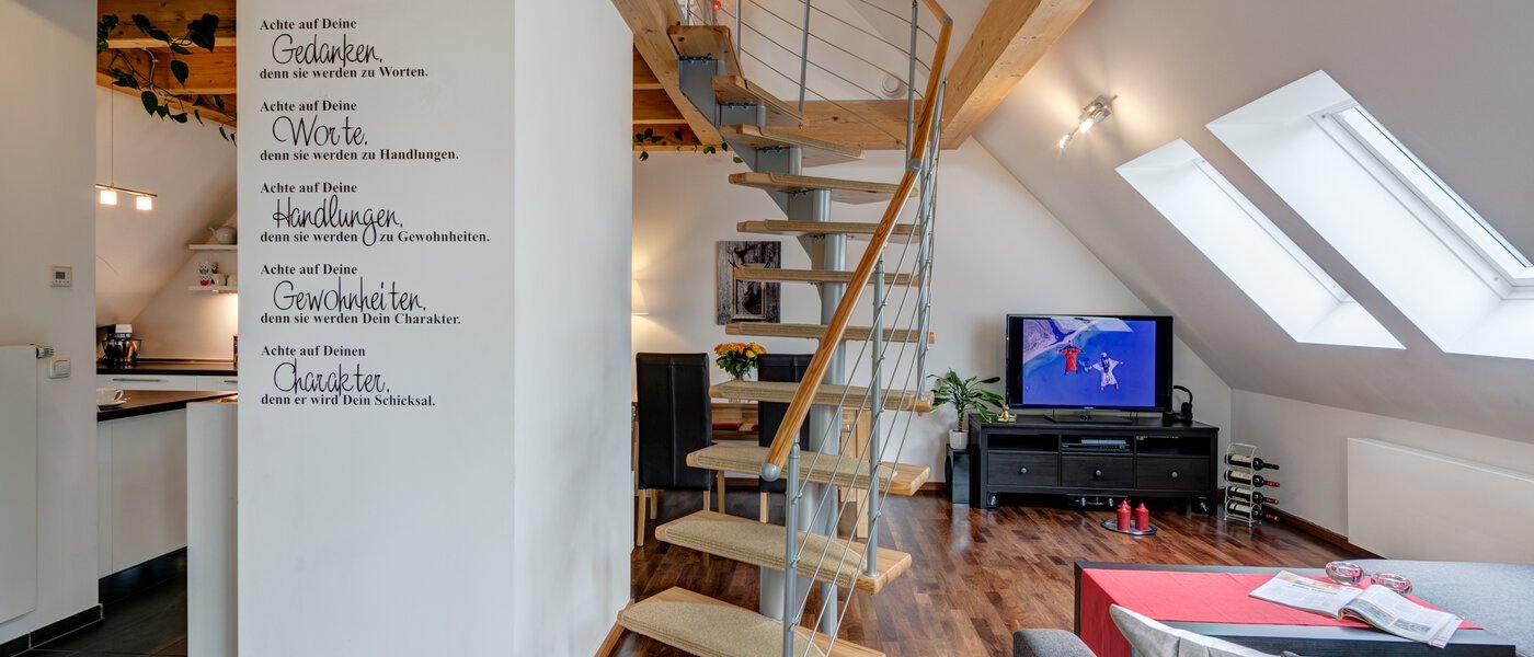 appartement sous les toits München Obersendling 03 salon 10566