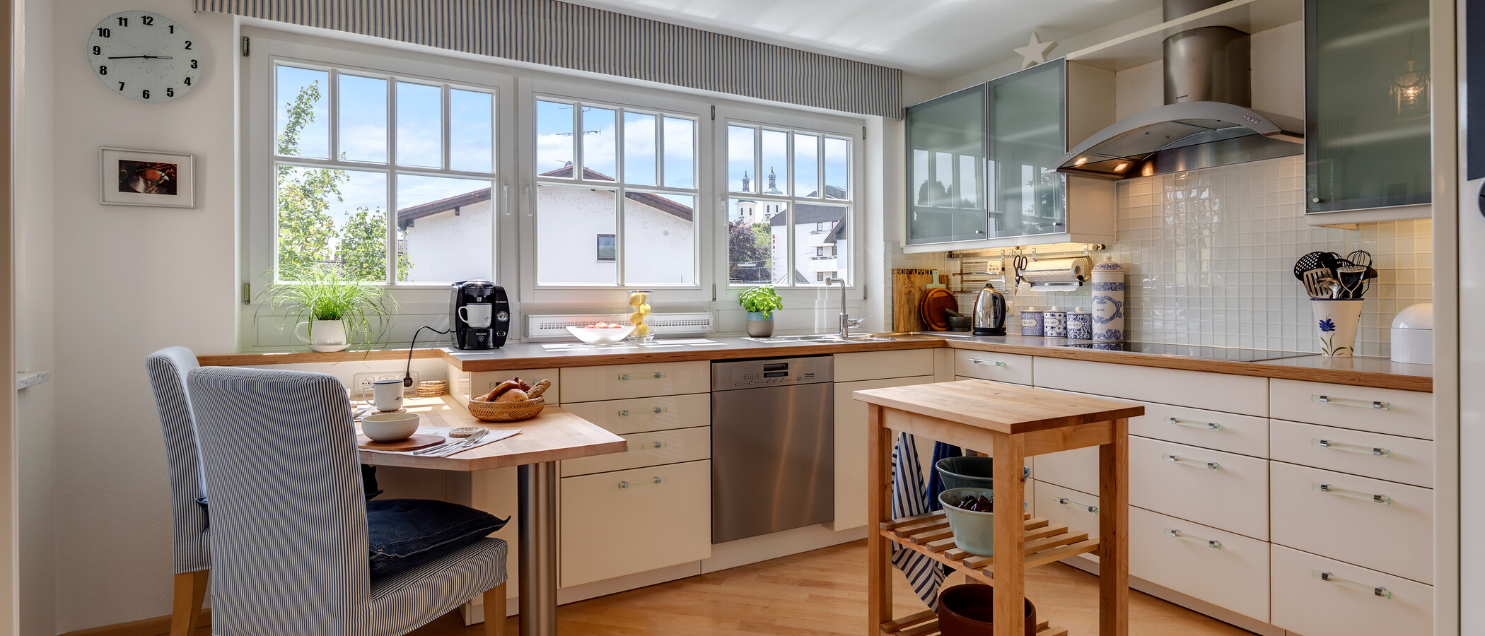 appartement style maisonnette avec mezzanine Tutzing 01 cuisine 10604