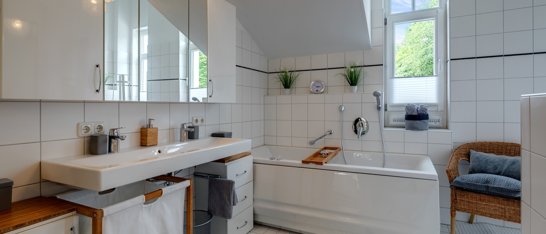 appartement style maisonnette avec mezzanine Tutzing 02 salle de bain 10604