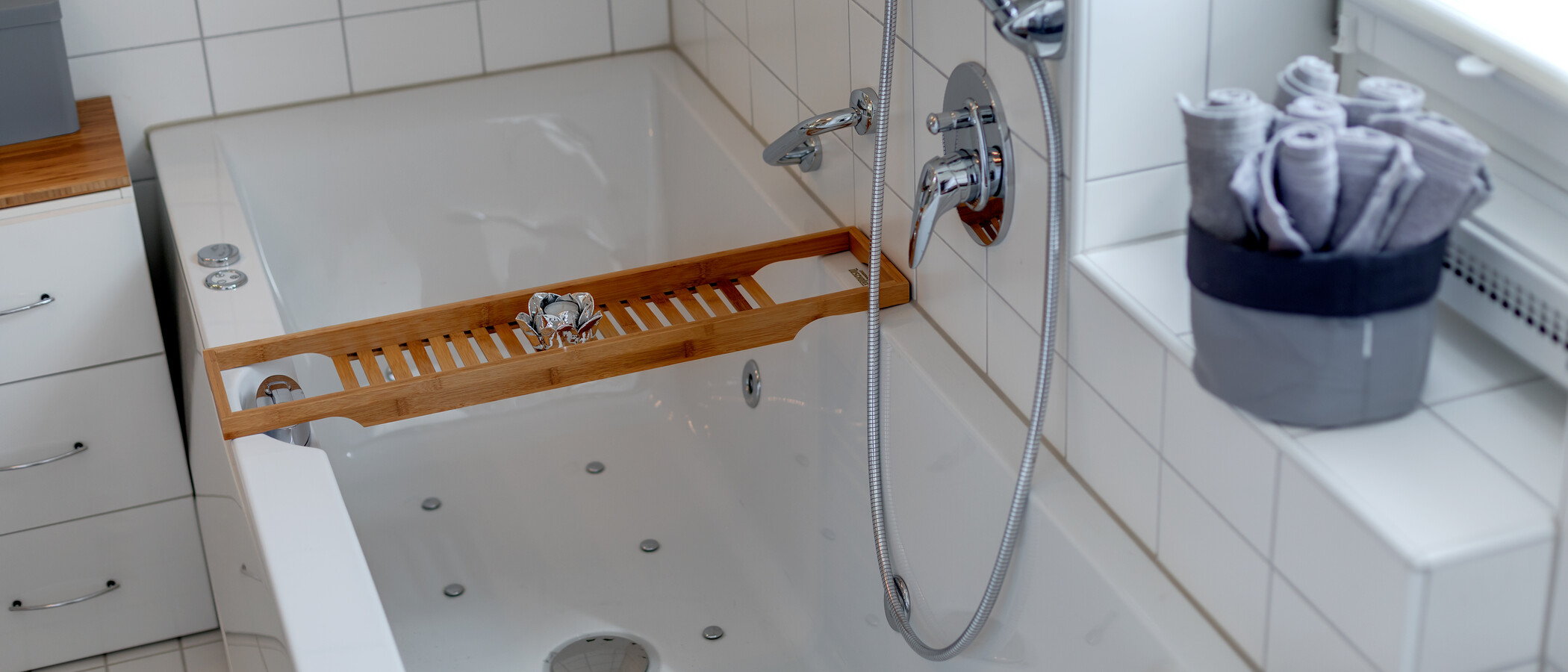 appartement style maisonnette avec mezzanine Tutzing 03 salle de bain 10604