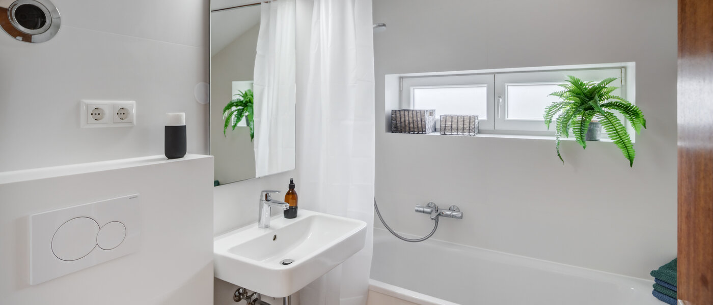 appartement sous les toits München Trudering 01 salle de bain 10634