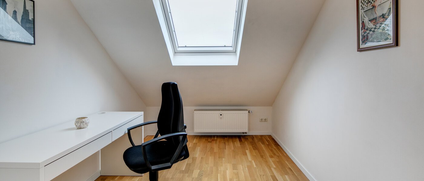 appartement sous les toits Eching 01 bureau 10655
