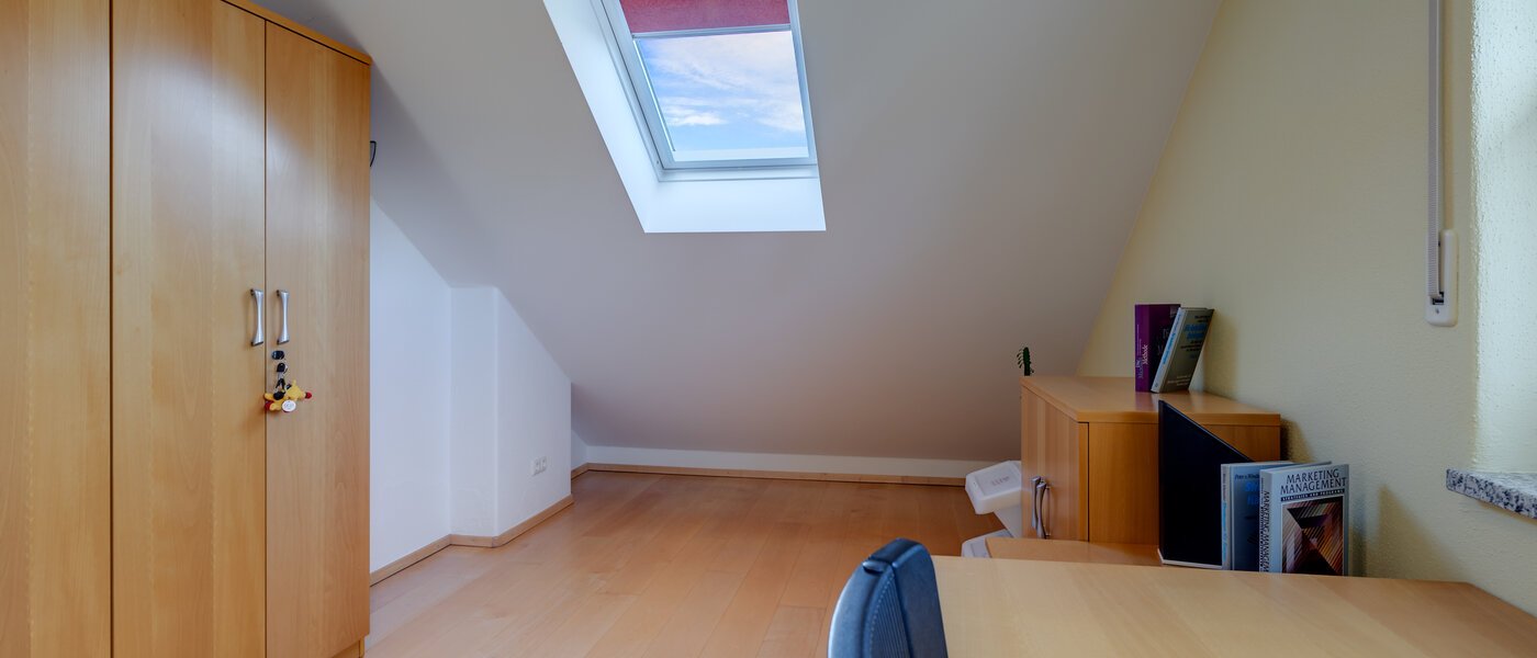 appartement sous les toits Neubiberg 02 2ième chambre 10767