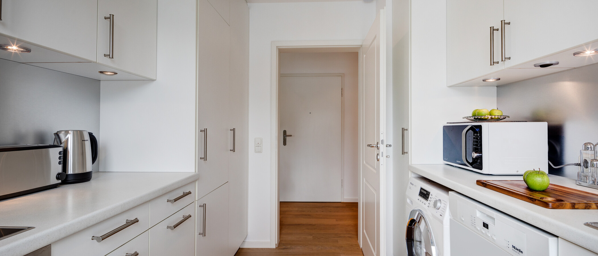 appartement avec terrasse sur le toit München Bogenhausen 02 cuisine 10781