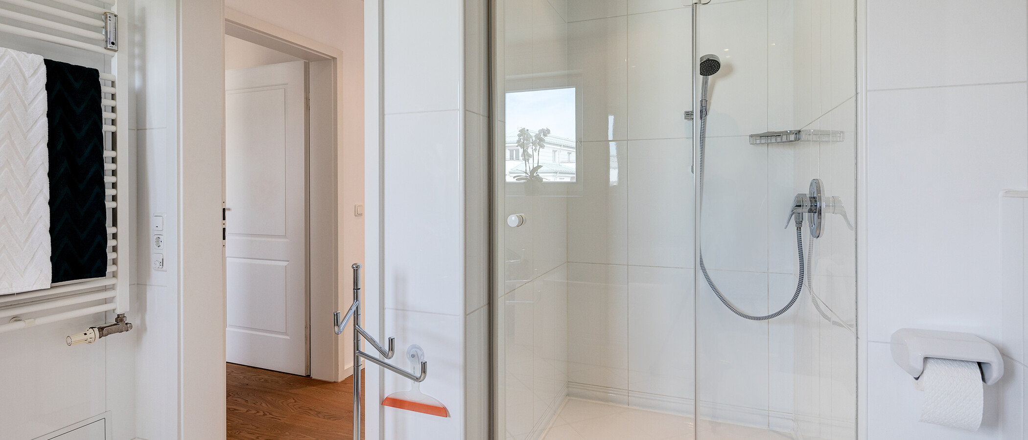 appartement avec terrasse sur le toit München Bogenhausen 04 salle de bain 10781