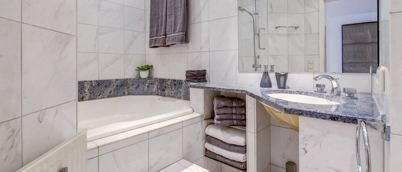 appartement sous les toits München Denning 01 salle de bain 10809